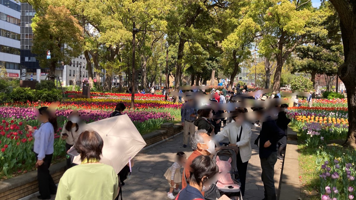 横浜公園のすごく混雑していた入口